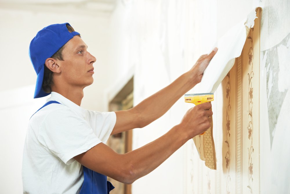 Behang verwijderen in een woning in Hengelo? Huur onze behang verwijderaars in. Zij werken snel en veroorzaken geen schade aan je muren.